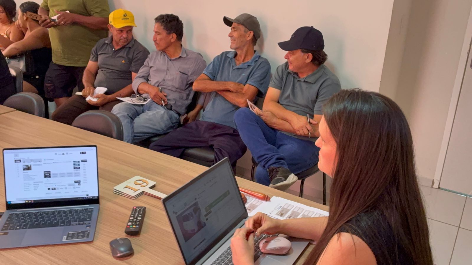 Prefeitura de São Domingos realiza leilão de veículos e máquinas e arrecada mais de R$ 321 mil